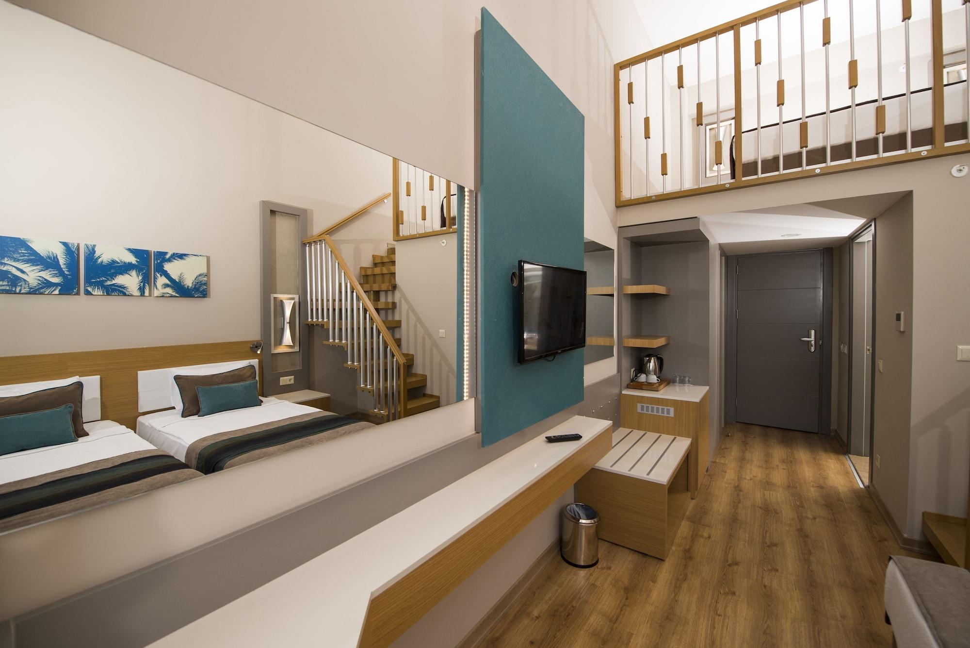 Palm World Side Resort & Spa Bagian luar foto