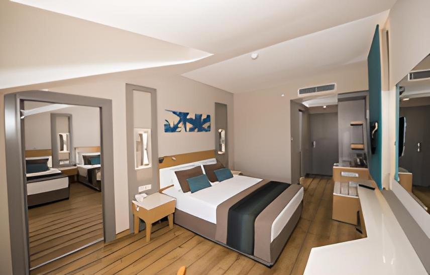 Palm World Side Resort & Spa Bagian luar foto
