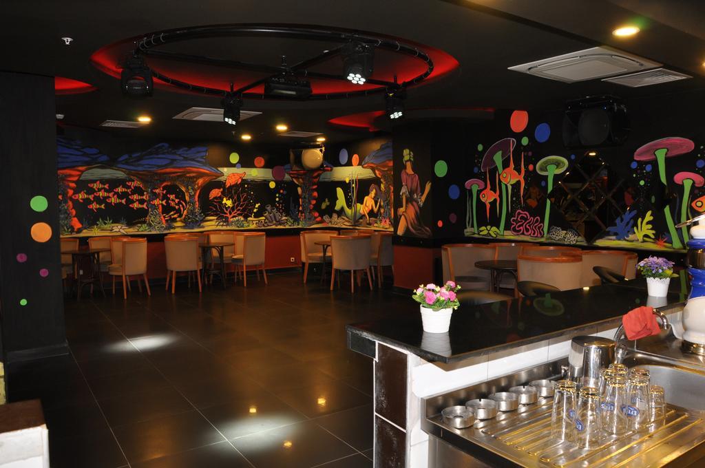 Palm World Side Resort & Spa Bagian luar foto