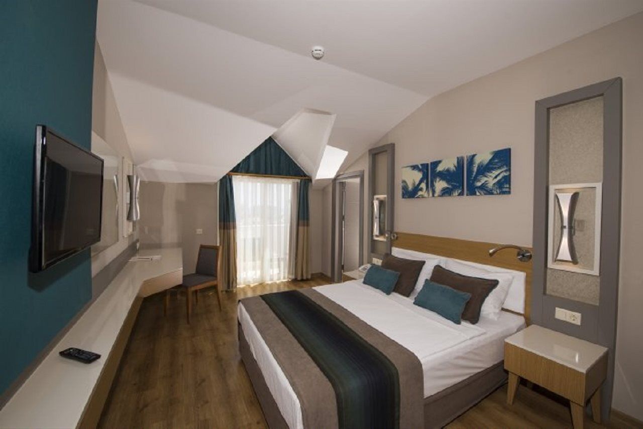 Palm World Side Resort & Spa Bagian luar foto